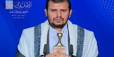 تکفیری‌ها بوسیدن کتف شاهزاده سعودی را جایز، ولی بوسیدن قبر پیامبر (ص) را شرک می‌دانند