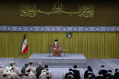 رهبرانقلاب: مشکل ما با آمریکا فقط با باج دادن مدام حل می&zwnj;شود؛ غیرت ایرانی قبول می&zwnj;کند؟ / &laquo;صدای ملت&raquo; ۱۳ آبان امسال بود / بچه&zwnj;های تیم ملی چشم ملت را روشن کردند