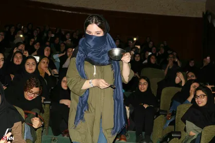 افتضاحی به نام جشن در دانشگاه شهید چمران اهواز/ برگزارکنندگان جشن جلد نهم صحیفه امام را مطالعه کنند!