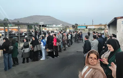 انتظار بیش از یک ساعته شهروندان برای اتوبوس در خط کرج فردیس
