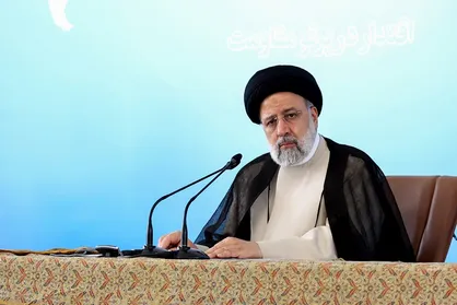 حضور رئیس جمهور در &laquo;مهمونی ۱۰ کیلومتری&raquo;