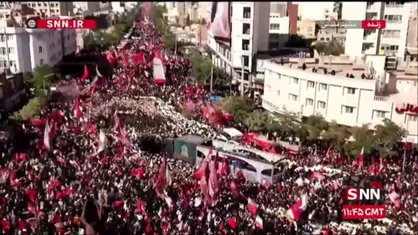 مردم پیکر رهبر شهیدشان را در آغوش گرفتند