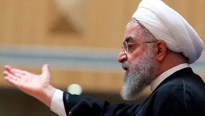 ماجرای انتقادات خانم دانشجو و اخم شدید رئیس جمهور