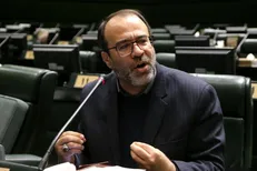 طغیانی: دلال در کشور ما، راننده را غارت می‌کند/ ۵۰ درصد پول بارنامه گیر دلال می‌آید + فیلم