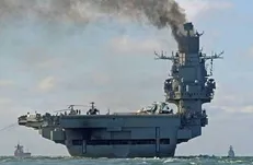 ناو هواپیمابر آبراهام همچنان در آتش خشم غیورمردان یمنی می‌سوزد!