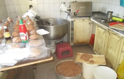 پلمب ۳۳۷ مرکز غیر بهداشتی عرضه مواد غذایی