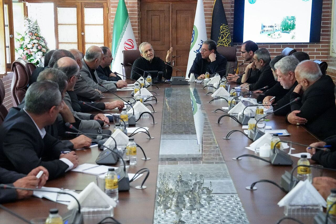 پزشکیان: استانداران رییس جمهور استان‌ها هستند/ سرمایه گذاری از محل گشایش‌های اقتصادی در زیرساخت‌ها