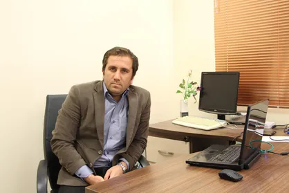 دانشجوی نمونه&zwnj;ای که به عنوان داور برجسته نشریات علمی فعالیت می&zwnj;کند/ مسئولان استانی به جوانان اعتماد کنند