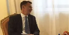 گاف مهم وزیر خارجه انگلیس هنگام شکرخوری علیه ایران