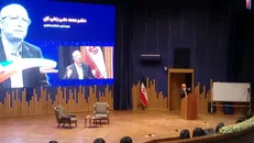 علم و عقل دو بال دانایی هستند/ از خدا علمی بخواهید که ثروت آفرین باشد