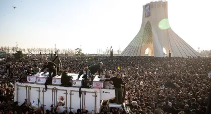 خیابان انقلاب و خیابان آزادی چند نفر ظرفیت دارد؟