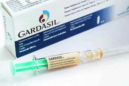 چرا واکسن گارداسیلِ دولتی با قیمت نجومی در مطب&zwnj;ها به مردم فروخته میشود؟