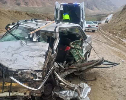امدادرسانی به مصدوم حادثه برخورد رخ&zwnj;به&zwnj;رخ کامیون با پراید در محور اردل &ndash; جونقان