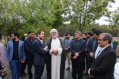 بررسی مشکلات کارخانه روغن نباتی گلناز با حضور مسئولین قضایی استان کرمان/گوش شنوا برای حل مشكل واحدهای توليدی