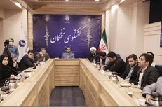 حل مشکلات کشور روی میز نخبگان