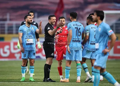 چادرملو مقابل پرسپولیس بازی می&zwnj;کند