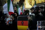 تجمع  دانشجویان مقابل سفارت آلمان