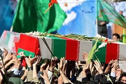 دانشگاه علوم و فنون قرآنی میزبان مراسم استقبال از شهید گمنام بود/ دانشجویان بسیجی سنگ تمام گذاشتند