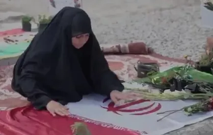 نبرد رمضان| روایتی تلخ از مادران داغدار مینابی که حتی پس از گذشت بیش از ۳۰ روز لحظه&zwnj;ای مزار پاره&zwnj;های تنشان را تنها نمیگذارند