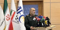 هدیه نفیس فرمانده کل سپاه پاسداران برای ملی پوشان فوتبال