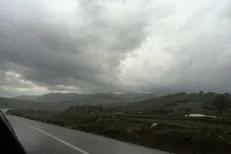 ورود سامانه بارشی جدید به کشور از دوشنبه/ آسمان پایتخت ۲ روز آینده نیمه‌ابری است