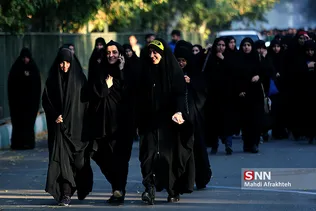 حرکت دسته عزاداری دانشگاه تهران به سمت بیت رهبری