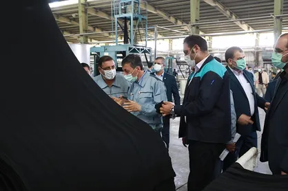 خیز بنیاد مستضعفان برای تولید ۲۶ میلیون متر چادر مشکی/ خروج آرام خارجی&zwnj;ها از بازار چادر مشکی ایران