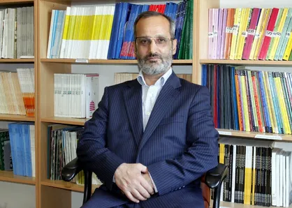 لزوم توجه بیشتر به بودجه علمی کشور / دستورالعمل&zwnj;های اجرایی برای اهداف قطب&zwnj;های علمی تدوین شود