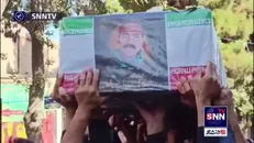 قهرمان بجنوردی زائران اربعین بر شانه‌های مردم تشییع شد
