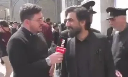 صابر خراسانی شاعر کشورمان در گفت&zwnj;و&zwnj;گو با SNNTV در حرم مطهر رضوی