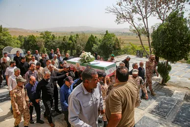 تشییع بسیجی شهید علی‌اصغر نورانی در آشخانه