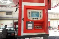 نواز: دستگاه‌های کارتخوان در جایگاه سوخت مستهلک شده‌اند
