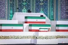 ادای احترام معاون اقتصادی رئیس وزرای افغانستان به پیکر رهبر شهید + فیلم