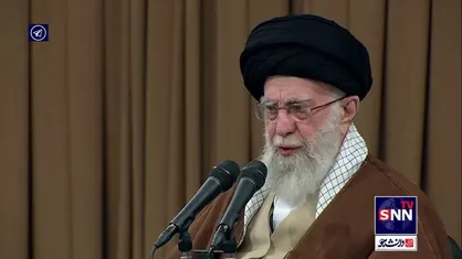 رهبر انقلاب: باید دستگاه&zwnj;های دولتی موانع بخش خصوصی مانند برخی قوانین و مقررات را بر طرف و کار آنها را روان کنند.