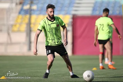 ستاره پرسپولیس را هوایی کردند/ چند دلال تمرکز او را به هم زدند