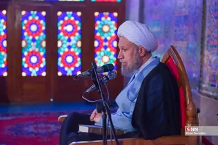 محفل انس با قرآن کریم در مسجد تاریخی نصیرالملک شیراز