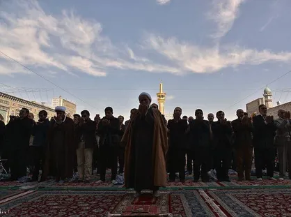 اقامه نماز باران در حرم مطهر رضوی