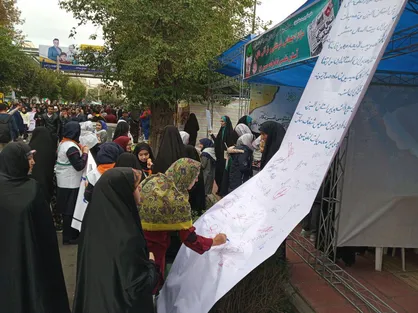 مردم در اعتراض به عملکرد شورای شهر کرج با بسیج دانشجویی همراهی کردند