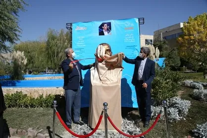 سردیس برگزیدگان جایزه مصطفی (ص) در پارک فناوری پردیس نصب شد
