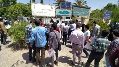 تجمع اعتراضی دانشجویان شیرازی به اظهارات اخیر وزیر امور خارجه + عکس