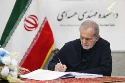 پزشکیان: جرم دانشمندان شهید ما تلاش برای رساندن ایران به قله&zwnj;های دانش و پیشرفت بود