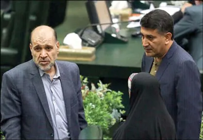 دانشجویان زنجان خواستار برخورد جدی با نمایندگان متخلف استان شدند / از احتکار پوشک تا احتکار خودرو