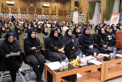 دوره آموزشی نخبه پروری بانوان انقلابی در دانشگاه آزاد اصفهان آغاز به کار کرد