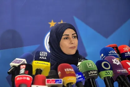 سخنگوی استقلال: آذری جهرمی، شیرموز بخور و از دیدار استقلال لذت ببر!