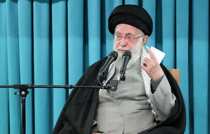 در مسائل اقتصادی یکی از اساسی&zwnj;ترین کار&zwnj;ها اصلاح نظام ارزی کشور وتقویت پول ملی است