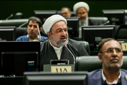 رسایی: من هم دیروز طبق آیین نامه وقت تذکر داشتم هم امروز که هر دو موردش را بر خلاف بقیه آقای قالیباف اجازه نداد+فیلم