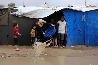 آنروا: بارش شدید باران اوضاع را در غزه بسیار دشوار کرده است