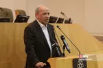 جمشید انصاری معاون رئیس جمهور و رئیس سازمان اداری و استخدامی کشور در دومین همایش ملی جوانان و قانون‌گذاری