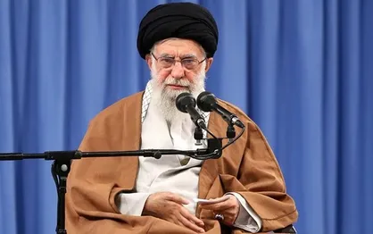 تشکر صمیمانه رهبر معظم انقلاب از وزیر بهداشت و پزشکان و پرستاران برای مقابله با کرونا