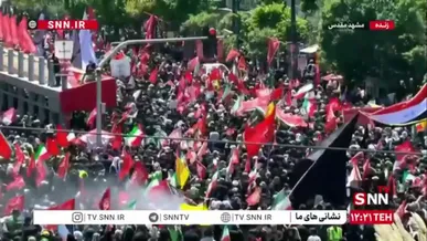 خیابان‌های مشهد در فاصله کمتر از دو ساعت تا آغاز مراسم تشییع مملو از جمعیت است